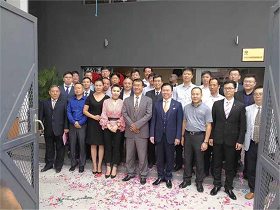 航(háng)天泵閥出(chū)席永華石(shi)油揭牌典(diǎn)禮 (1) 航天泵(beng)閥出席永(yong)華石油揭(jie)牌典禮 (1)