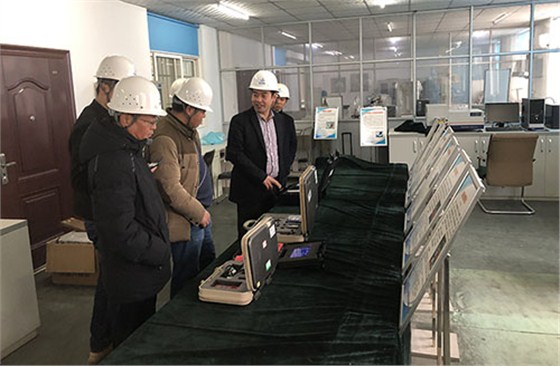 航(hang)天泵閥現場參(can)觀1